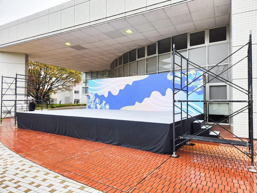 東京の大学祭でステージ施工